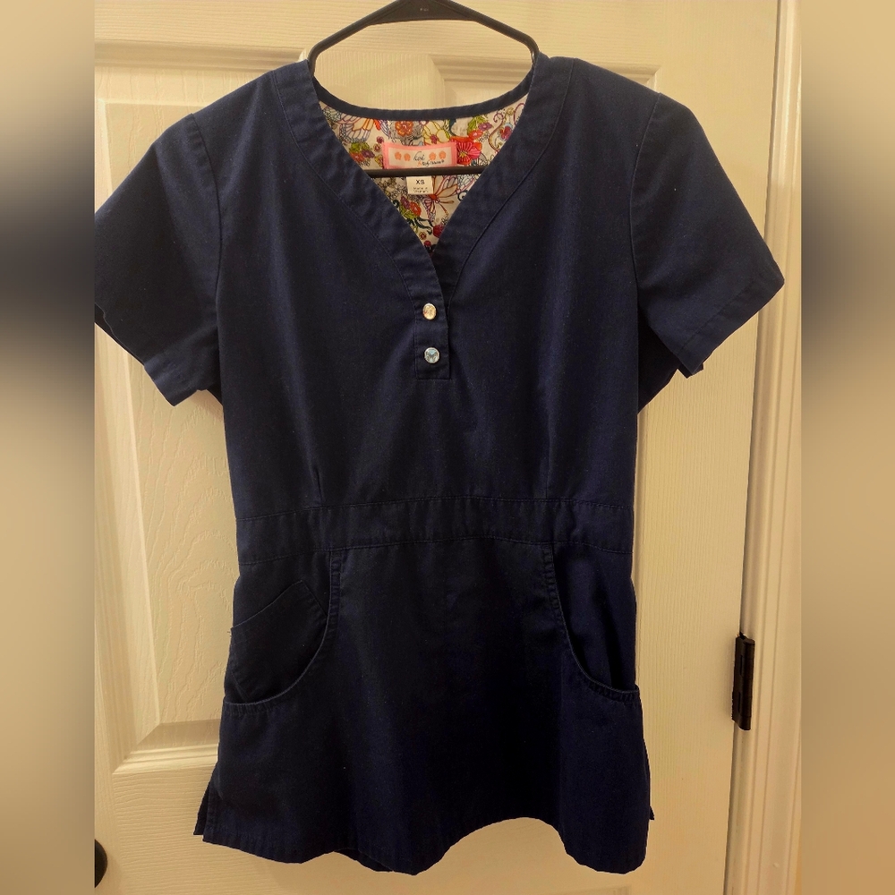 Koi by Kathy Peterson Scrub Top Navy XS NWOT